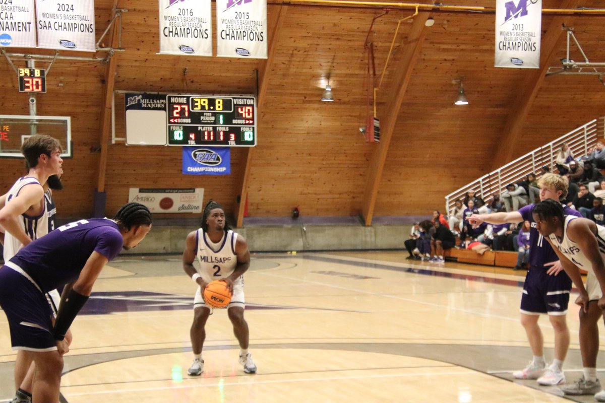 HolmesMBB's tweet photo. Former Bulldog, Caleb Kent had a big game vs Ozarks (AR) as he led all scorers with 24 points and 9 rebounds. 🔥 Caleb is averaging 14.1 points and 7.1 rebounds this season for the Majors. Keep working CK! 😤 #WeDogs🐶 https://t.co/xSs9KaBvBp