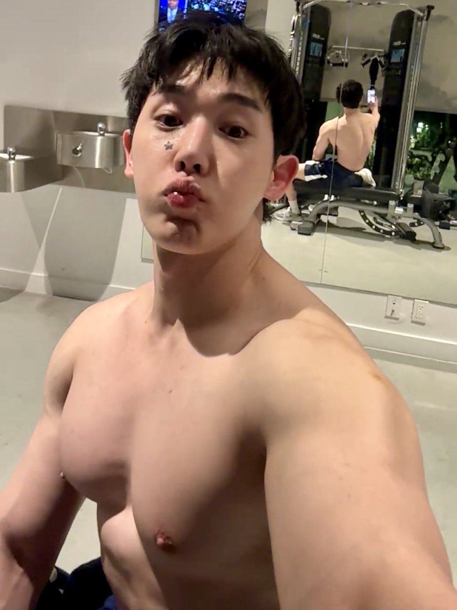 This jingle bell tour has given us so much thank you god 
#WONHO #원호