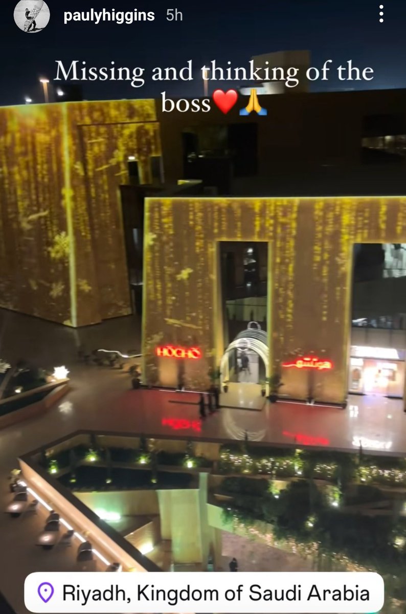 KStomska's tweet photo. Pauly visiting Riyadh and posting a story (picture on the left) to his IG
Picture on the right is from last year โค๏ธ๐ that I added as a reminder
He truly is one of us โค๏ธ
#DirectionerForLife #grief #OT5Forever https://t.co/YRBLZay1j8