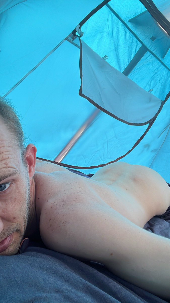 JeremySt0rm's tweet photo. Birthday sex anyone? https://t.co/gcJJQGVluS