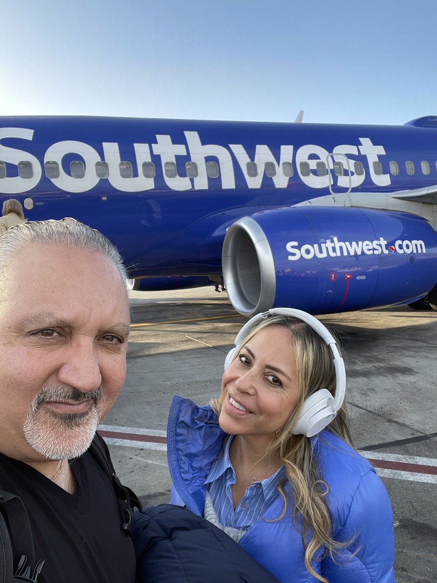 bombay600's tweet photo. Now this a billboard for @SouthwestAir 👍 Happy Holidays everyone https://t.co/9YwbPPCY1n