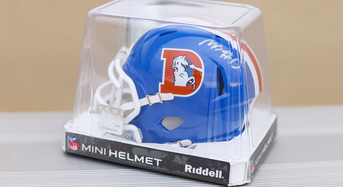 Denver Broncos (@broncos) on Twitter photo 🚨 every RT = ✌️votes 🚨
RT for your chance to win a signed throwback mini helmet from <a href="/nikkkkbonitto/">Nik Bonitto</a>!
#ProBowlVote + <a href="/nikkkkbonitto/">Nik Bonitto</a> 🚨 every RT = ✌️votes 🚨
RT for your chance to win a signed throwback mini helmet from <a href="/nikkkkbonitto/">Nik Bonitto</a>!
#ProBowlVote + <a href="/nikkkkbonitto/">Nik Bonitto</a>