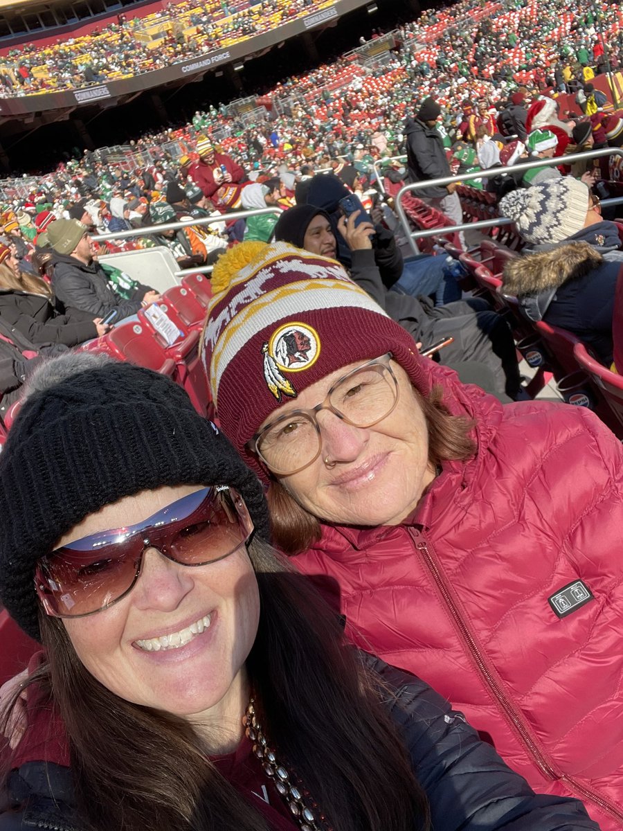 Crystal_Mc_R's tweet image. Another “heart palpitations &amp;amp; high blood pressure” @Commanders game…but a win is a win!! #RaiseHail #HTTC #DCTweetTeam @labphreak @hogfarmerkj