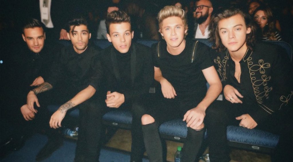 _aliperdida's tweet image. Tenho o prazer de encher minha boca e dizer “NUNCA JOGUEI HATE EM NENHUM DOS CINCO E SEMPRE OS AMEI E AMO MUITO” para quem não pode, sinto pena