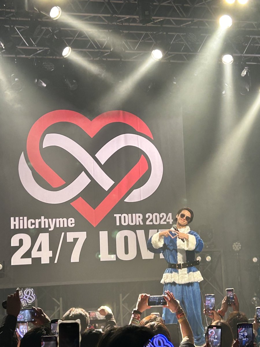 _a109toc's tweet photo. Hilcrhyme TOUR 「24/7 LOVE 」🤍♾
in 大阪

今年のライブ納め🎤
サンタ姿見れたし、ステージ上で
スイーツ食べてモグモグしながら喋る
TOCさんレアすぎた🫶🏻🫶🏻 https://t.co/C8sJgp4xUI