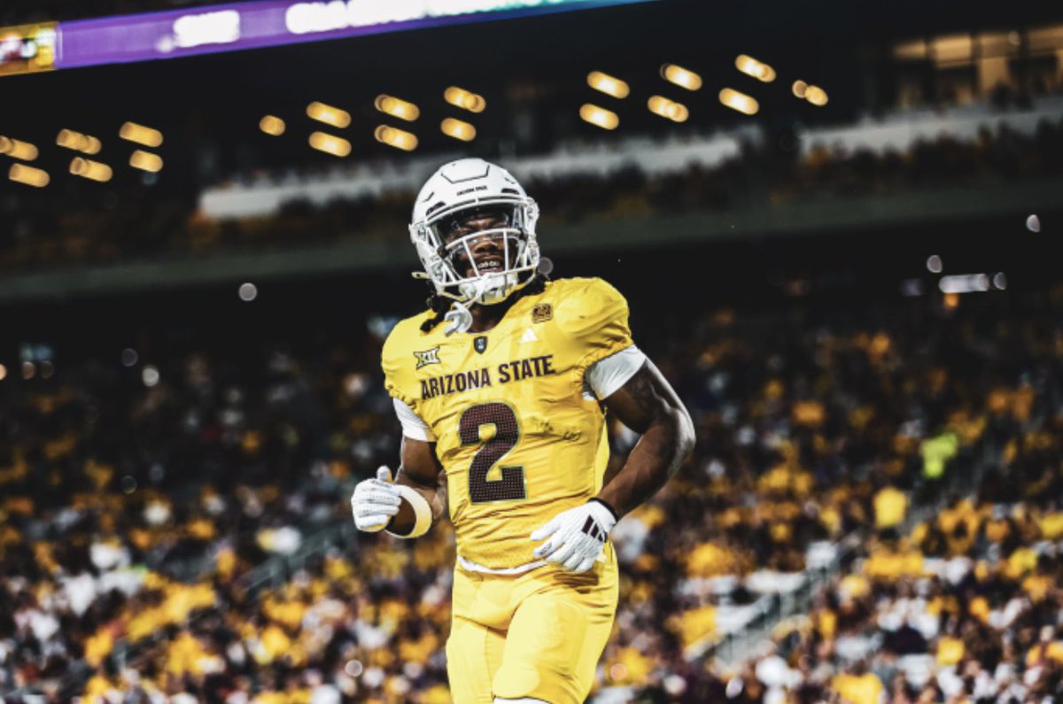 Tempe, we’ve built something special. Excited to run dat rock next season! 😈#ForksUp