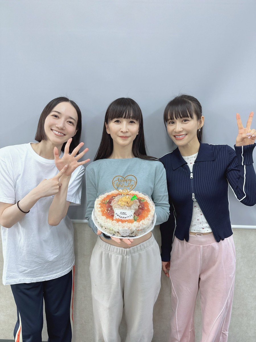 Perfume_Staff's tweet photo. 🎉🎂HAPPY BIRTHDAY かしゆか🎂🎉

この1年がかしゆかにとって
素敵な年になりますように🫶🏻

#prfm https://t.co/eFg7uoLRZ7