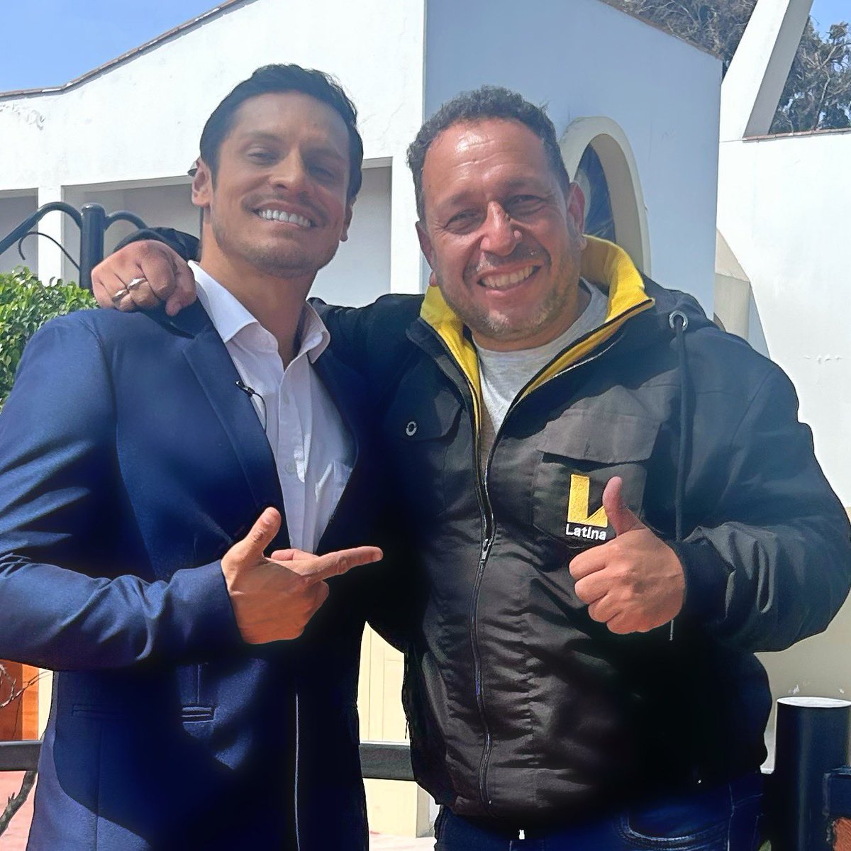 jsolari17's tweet photo. No empiecen con
Premio mayor / premio consuelo
100 soles la rifa / 1 sol
Sean serios con los comentarios por fa, respeten a mi causita #nikkoponce 😂😂
#pobrenovio #novela #serie #latina #latinatv #latinasumaatuvida #amg #solari #actor #periodismo #queda #fyp #fypp #pic #picture