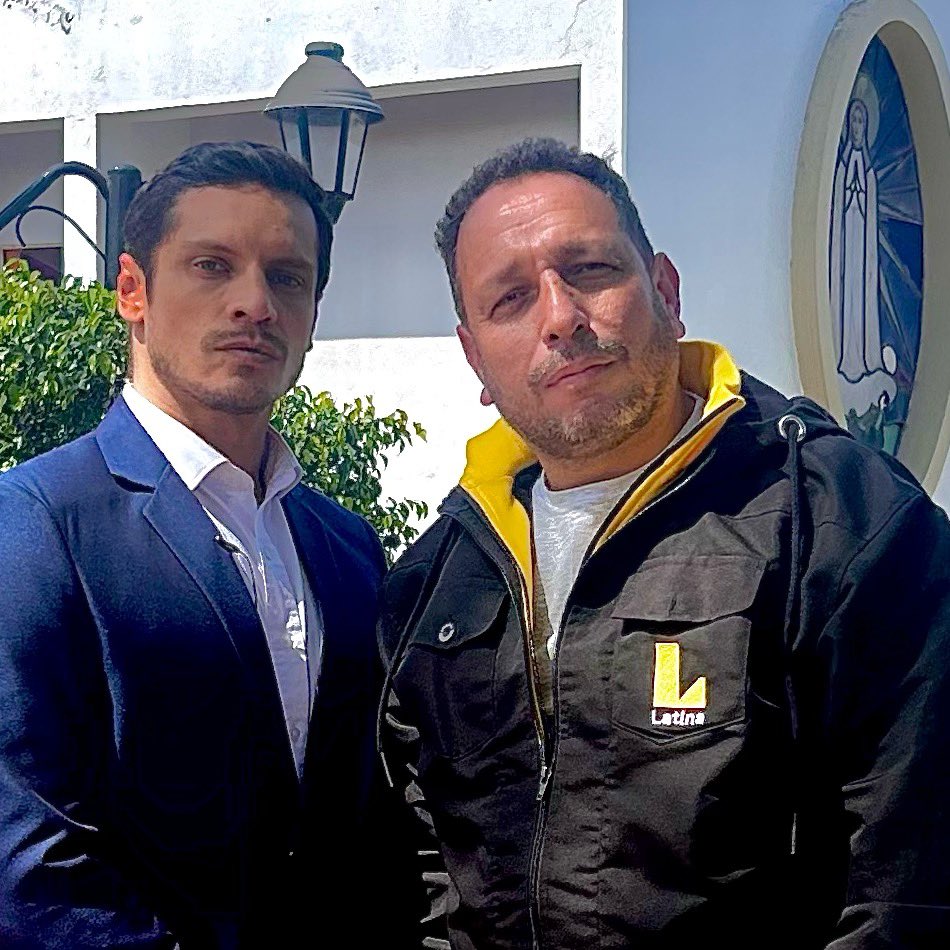 jsolari17's tweet photo. No empiecen con
Premio mayor / premio consuelo
100 soles la rifa / 1 sol
Sean serios con los comentarios por fa, respeten a mi causita #nikkoponce 😂😂
#pobrenovio #novela #serie #latina #latinatv #latinasumaatuvida #amg #solari #actor #periodismo #queda #fyp #fypp #pic #picture
