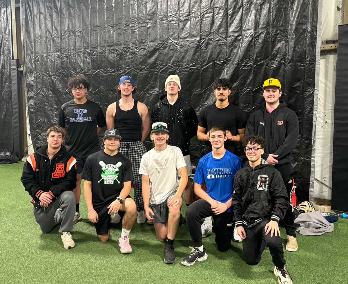 SwingCity21's tweet photo. Some of the Boys getting the Job Done at @HotCorner_  @JowellGarcia21 @Therr44643Nolan @Collinm_14 @Anthonycosme20 https://t.co/DB2GR9dgMJ