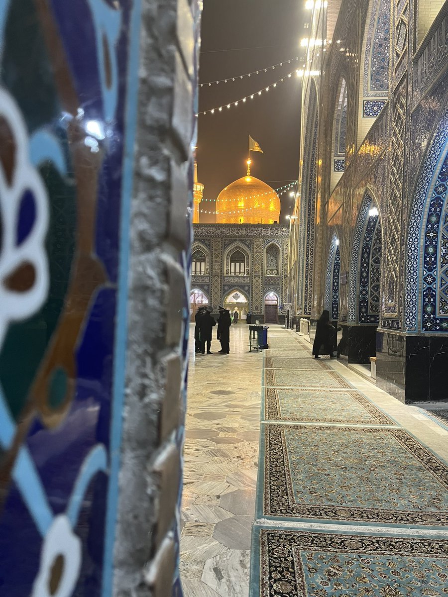 ما مشهدی ها تراپی‌مون یه دعاست ، 
کنار امام رضا…

#امام_رضا
#پنجره_فولاد
#حمايت_انقلابى