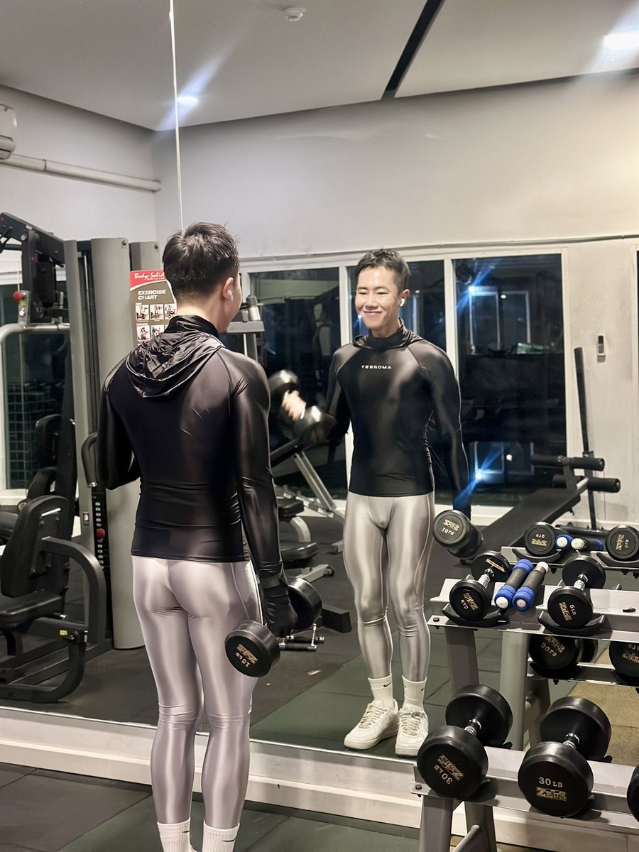 KHOMKRITLIN's tweet photo. ชุดเล่นยิมแบบใด 🩶 Early morning gym session #gymoutfit from @AMORESY_GM
#amoresy #tight
#menintights
#spandex #meninspandex
#lycra #meninlycra
#compression #compressionpants https://t.co/9lOMZDIqRv
