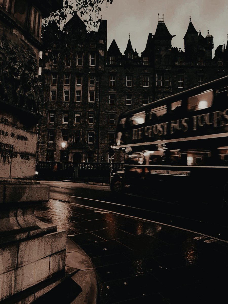 charliercss's tweet image. ⠀⠀ 
⠀⠀ ⠀⠀ ⠀⠀ ⠀ Charlie Heaton.
⠀⠀ ⠀⠀ 
⠀⠀ ⠀⠀ est. ’94. Socially awkward.
⠀⠀ ⠀⠀ Musician. Actor. Book lover.⠀ 
⠀⠀