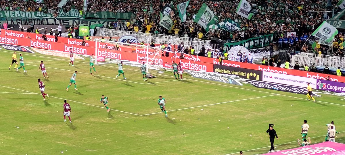 LO TAPÓ Ospina...
LO TAPÓ, LO TAPÓ EL REY...