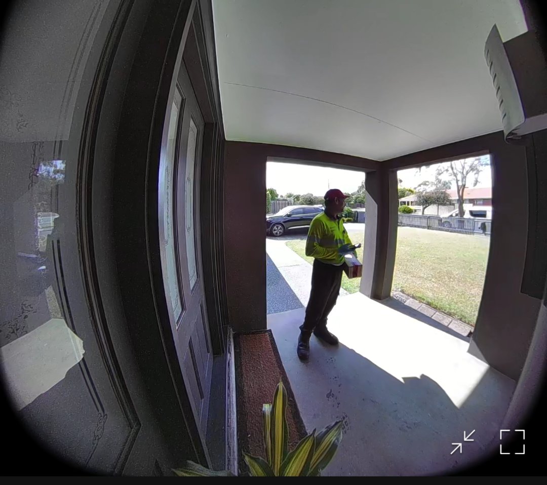 gfurlong's tweet photo. Thanks @auspost for waiting 4 seconds before vanishing. Can you give people time to get to the front door?? Now we have to make a trip to the local PO. FFS. https://t.co/7eIKNAjYmX