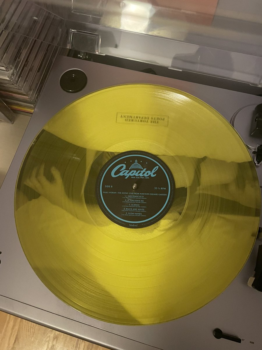 mcntanasky's tweet photo. #24DaysOfVinyl
 
@NiallOfficial’s The Show: Live At MSG finally came home me yesterday.  i have a loooot of feelings about this one, but for now, i’m just thrilled i get to relive these two nights forever and ever.  and it’s really cool that im on the cover of a vinyl :) https://t.co/uGt1AAhGcm