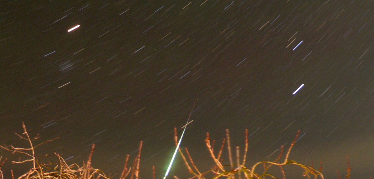 Jamie Shepherd (@jamieshepherd1) on Twitter photo Fireball this Sunday evening off the East Coast of Scotland. Just after quarter to ten it was caught by a few cameras of <a href="/ukmeteornet/">ukmeteornetwork</a>. From #Lochearnhead it just dropped off the edge of this cropped fisheye shot. Mars top left, Procyon middle right. <a href="/popastro/">Popular Astronomy</a> <a href="/meteorbill/">Bill Ward</a> Fireball this Sunday evening off the East Coast of Scotland. Just after quarter to ten it was caught by a few cameras of <a href="/ukmeteornet/">ukmeteornetwork</a>. From #Lochearnhead it just dropped off the edge of this cropped fisheye shot. Mars top left, Procyon middle right. <a href="/popastro/">Popular Astronomy</a> <a href="/meteorbill/">Bill Ward</a>