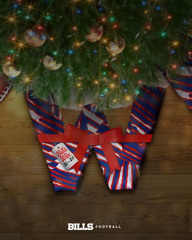 BuffaloBills's tweet photo. The perfect present under the tree. 🎄

#GoBills | #BillsMafia https://t.co/uGZhnG6HLp