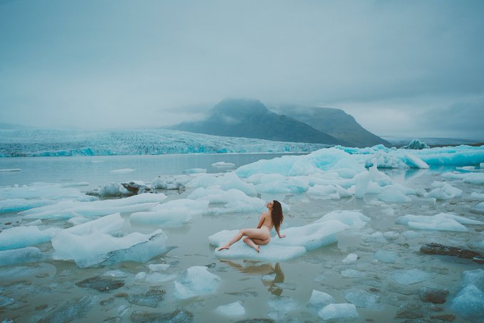 Watch Nicole Vaunt's leaked NSFW photo on TwXstars