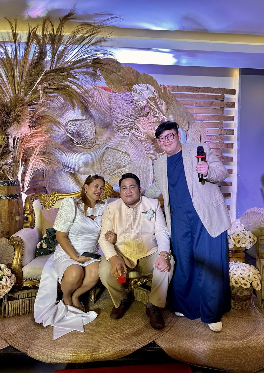 EventsChar77467's tweet image. Delighted to host Belinda and Joven’s unforgettable wedding celebration! Their love story inspires us all. Wishing them blissful years ahead. Cheers to the newlyweds! 

#RaketerangTeacher
#sidehustle
#weekendisbooked