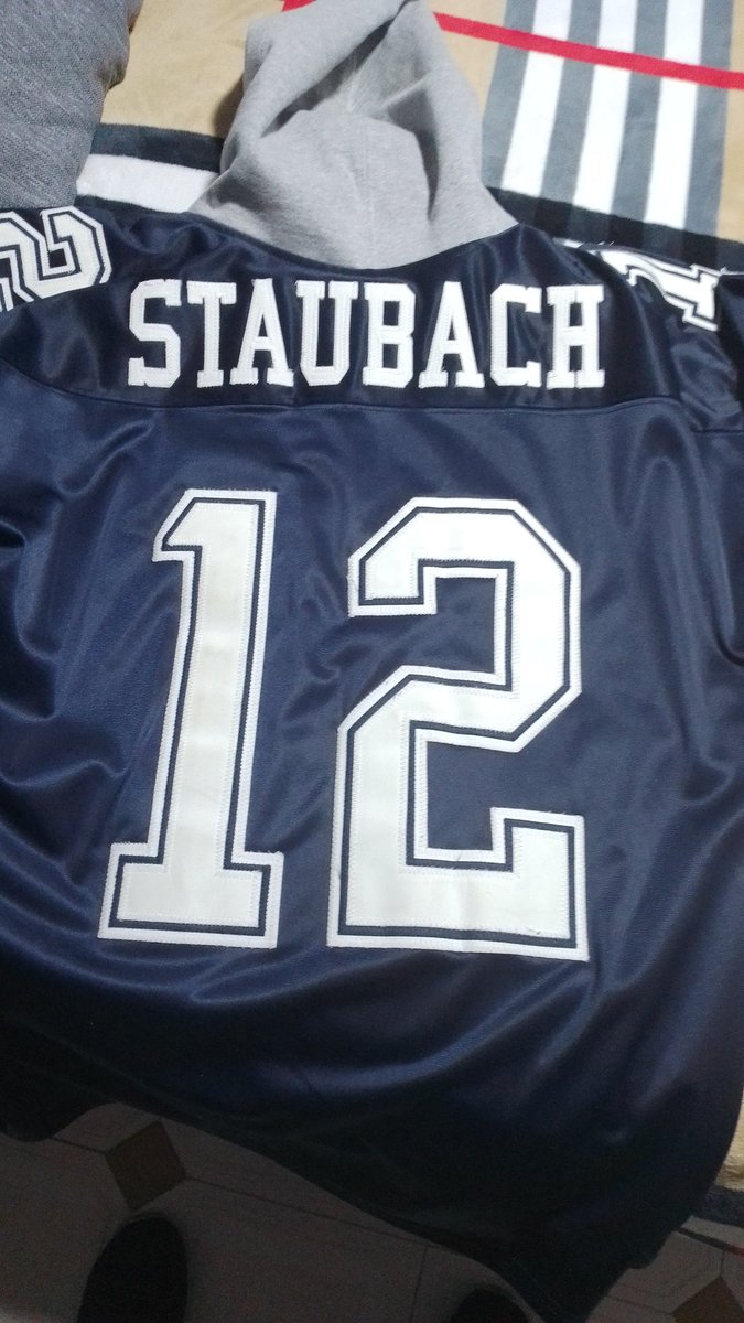 BeltranCama's tweet photo. @PabloViruega @nflmx @ESPNmx @cprocuna Tom Brady y Capitan América egresado de Navy, ganador de dos super tazones y creador de Holly Mary, Roger Staubach https://t.co/6Tc2ykLAgt