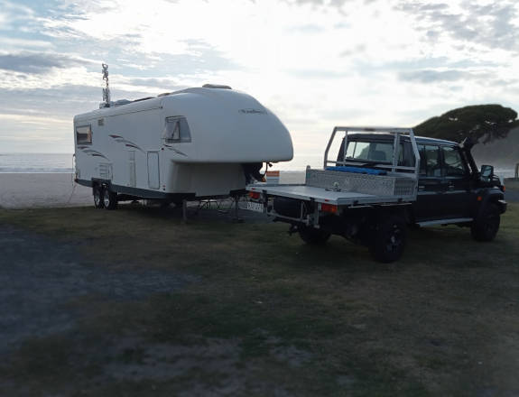 TheGreyNomads1's tweet image. 'WHY WE TOOK THE FIFTH'
When these grey nomads hit the road full-time, they had no doubt that a fifth wheeler was the right rig for them. What rig do you travel in … and why is it perfect for you? thegreynomads.com.au/fifth-2/ #greynomads #fifthwheeler