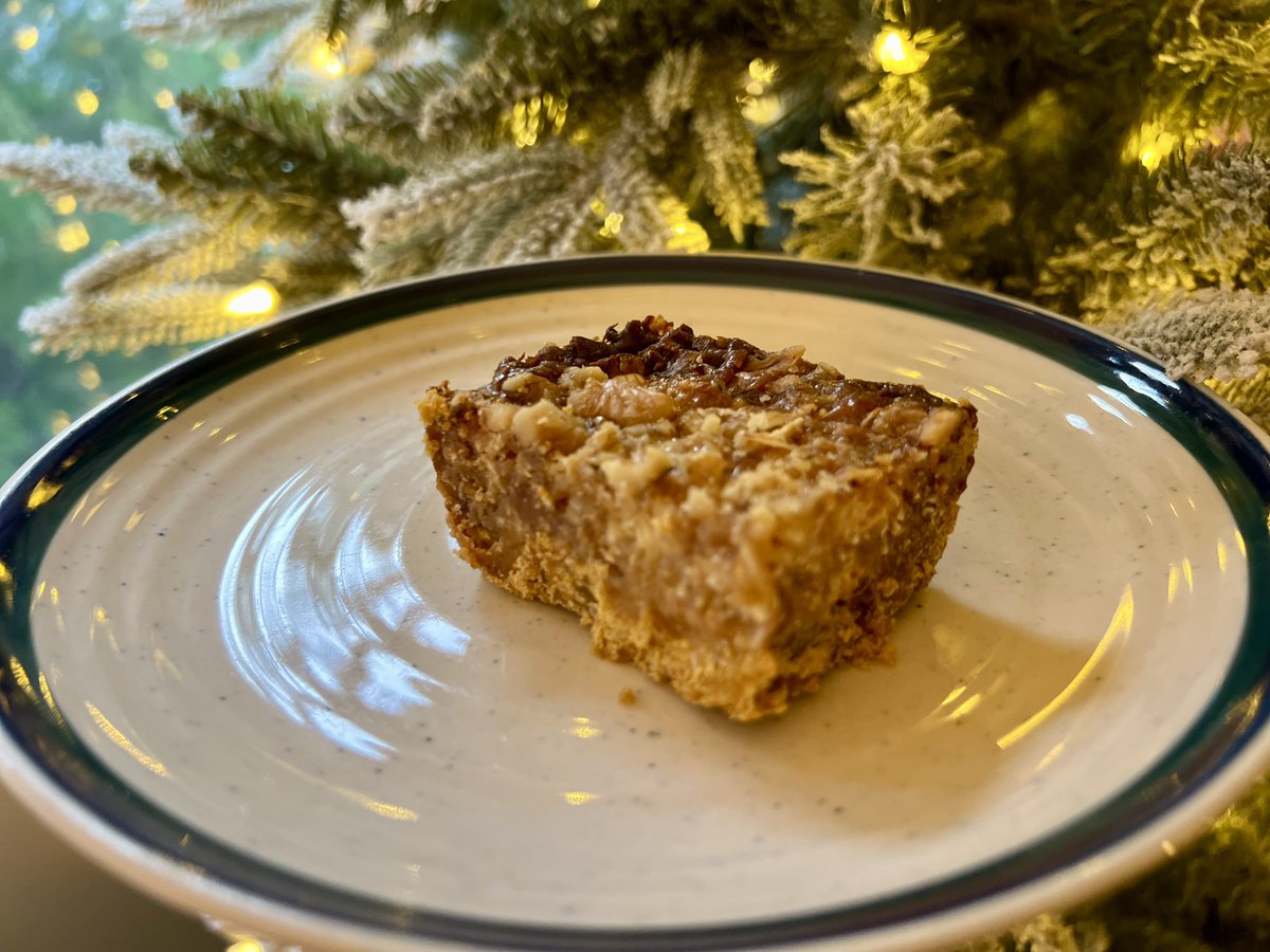 Made magic cookie bars for a get together last night! A classic #Christmas treat from my mom’s old cookbook. 

Mom only used caramel chips but I rarely found them. I use Skor Chipits instead. People seem to like these squares a lot.