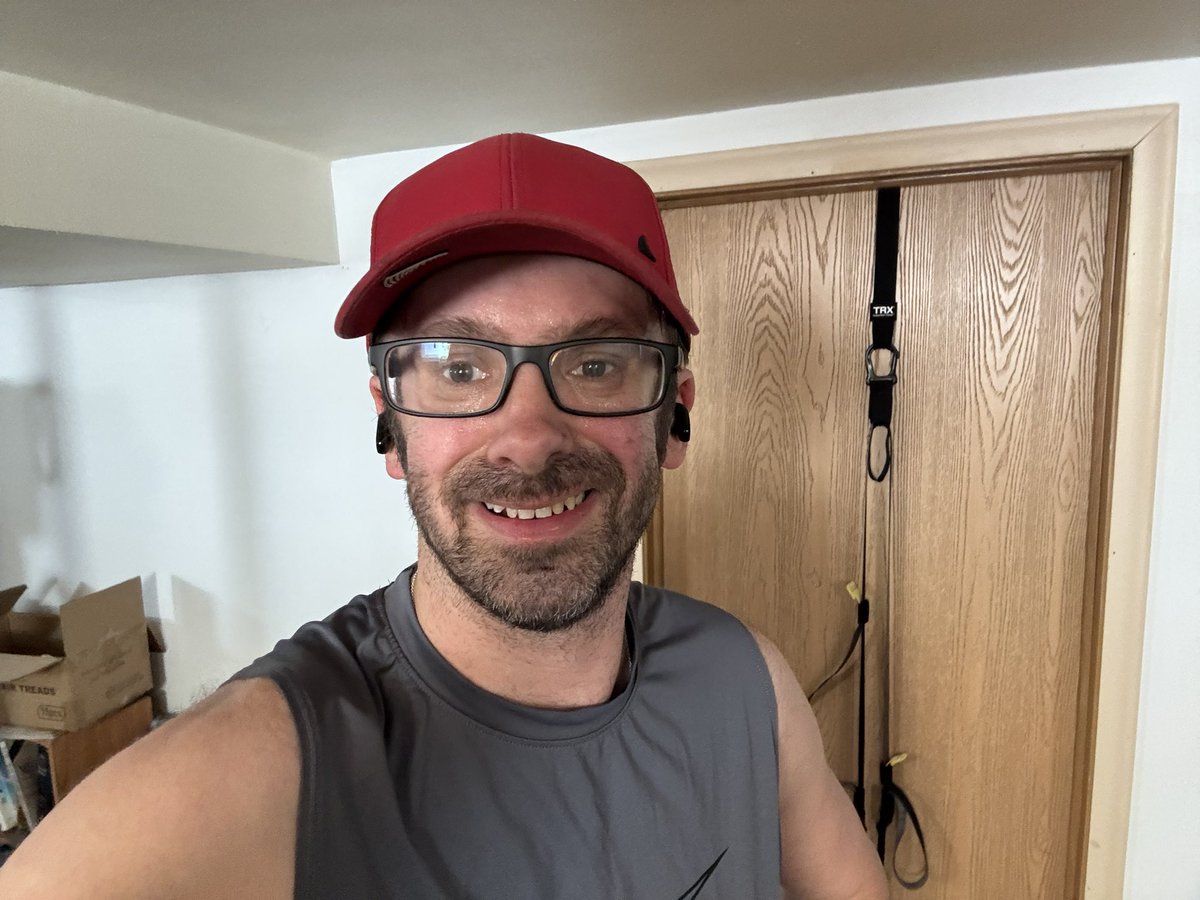 AgentUlland's tweet image. #WorkoutSunday
Got my exercise in today, back day. It felt so good after a full, busy work week and other stuff.