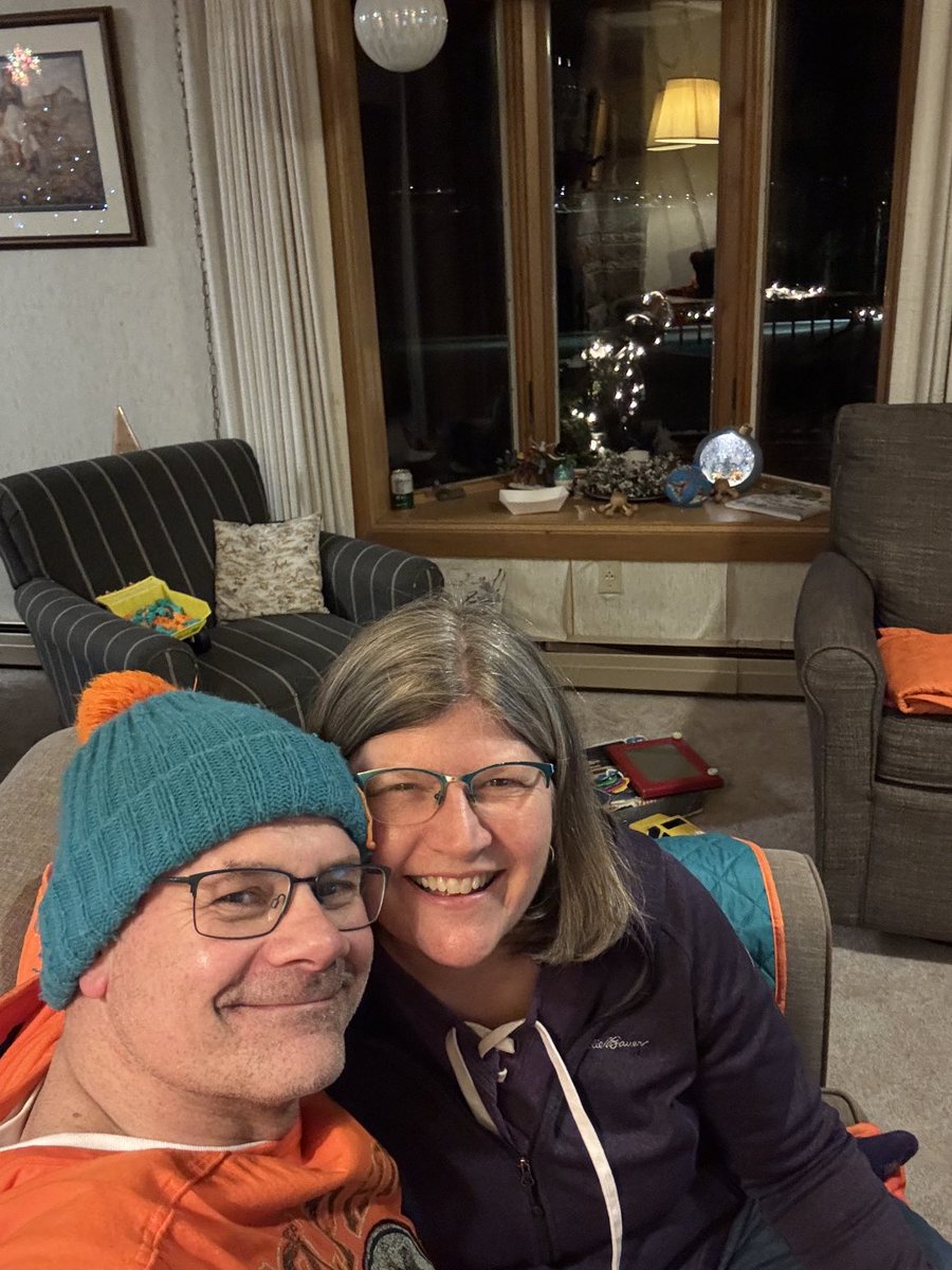 Married to MyDream🤍Dolphins win🧡Christmas break🩵 THANK YOU, LORD🙏🏻🙏🏻🙏🏻