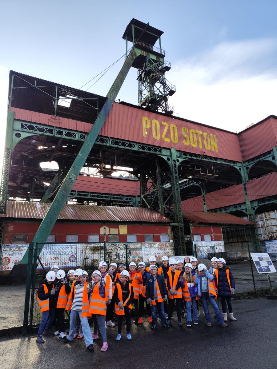 cpbaudilio's tweet photo. El alumnado de sexto de Primaria hemos visitado @visitapozosoton y nos ha parecido una experiencia muy interesante, como broche de oro al trabajo sobre la Minería asturiana y despedida del primer trimestre 👏👏 FELICES FIESTAS 🥰🎄 https://t.co/bFUym7rEiC