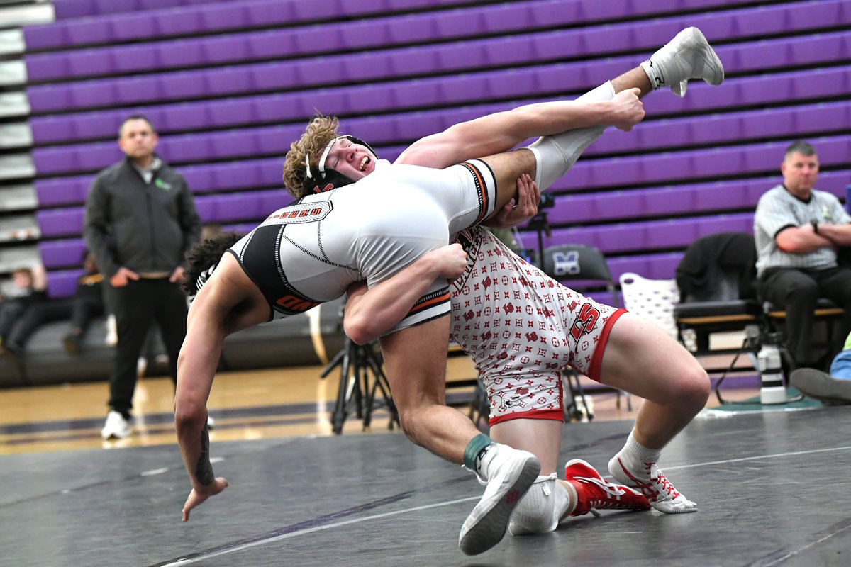 GeoffSportsPics's tweet image. Congrats to @LS_LancerWRSTL grapplers as they pick up titles at the @SWOWCA_ Classic today including Holden Huhn as 4-time winner! More on Cincinnati.com. @mlaughman @ENQSports @JHoffinCincy @LS_LancerATH @ByAlexHarrison @BConnellysports