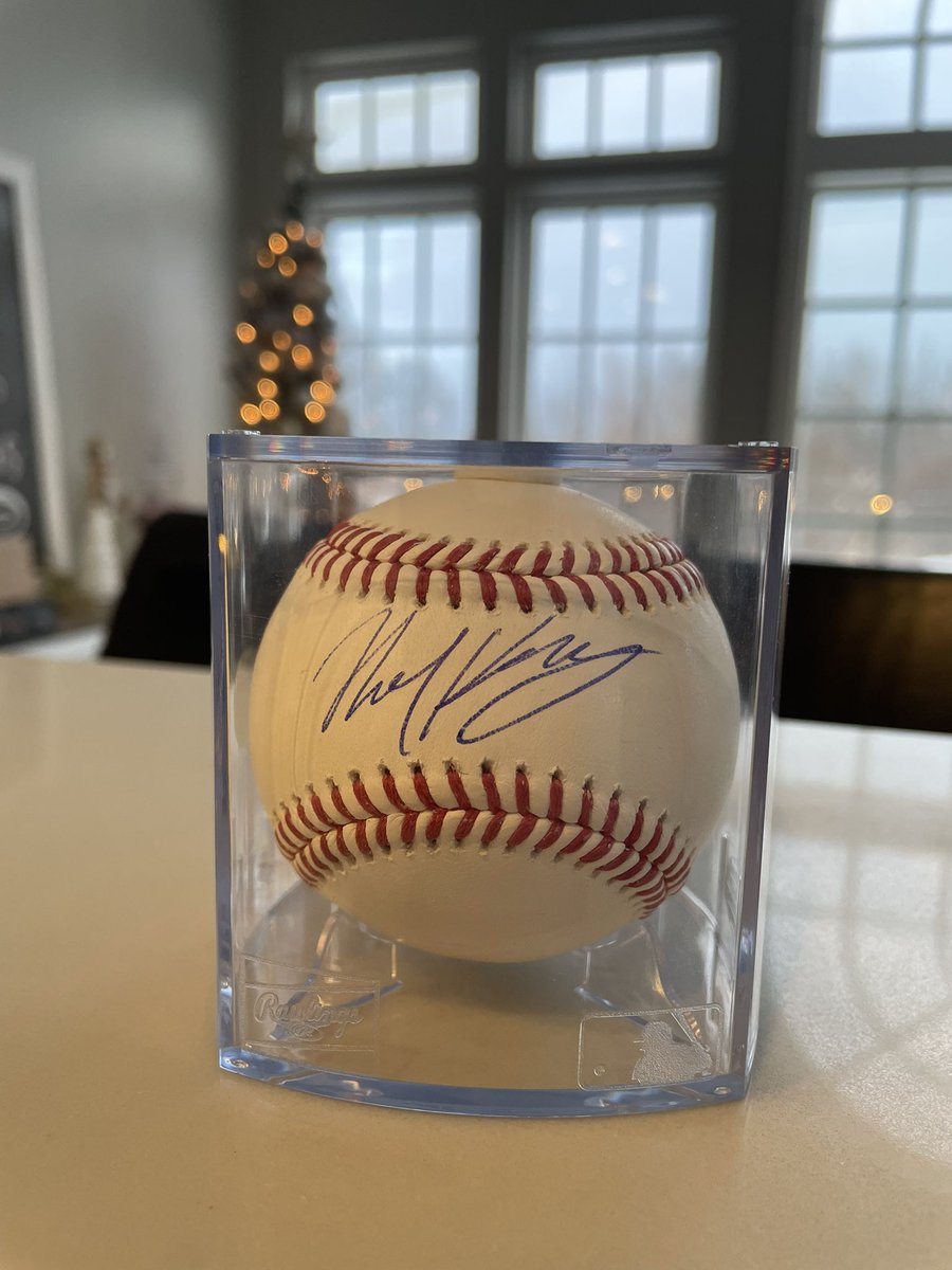 Easton’s Box Breaks tweet media