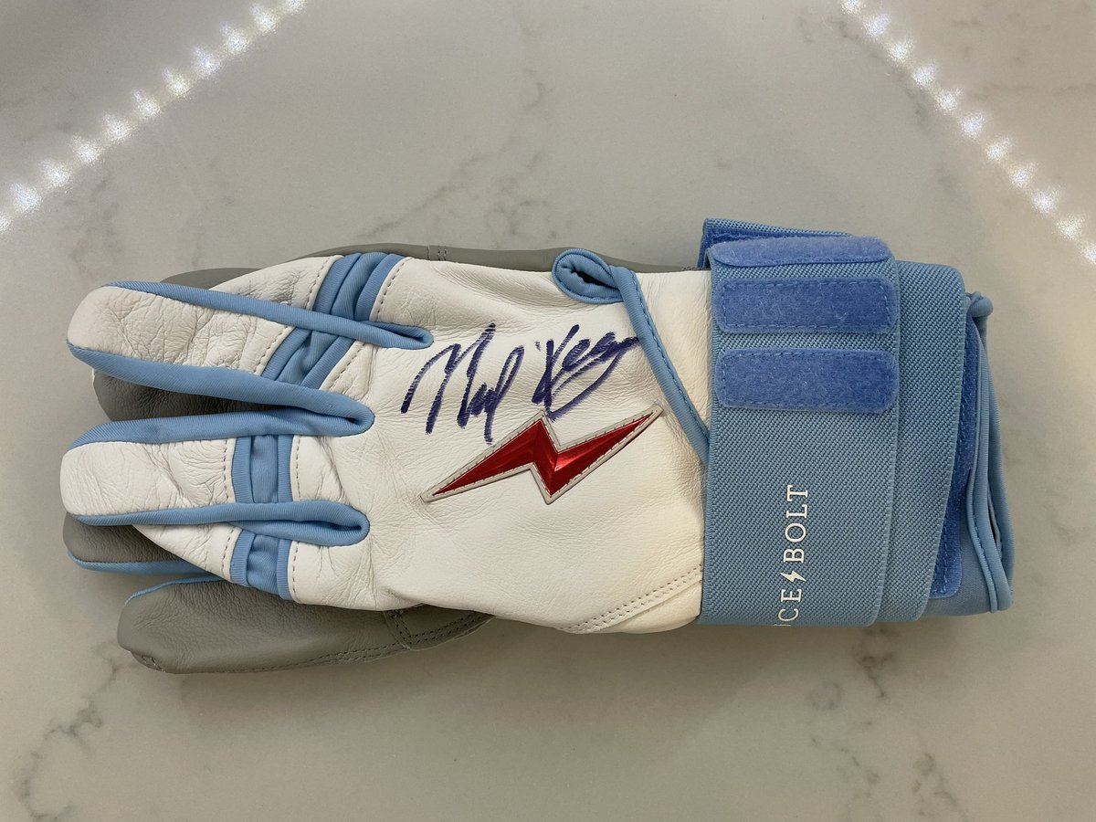 Easton’s Box Breaks tweet media