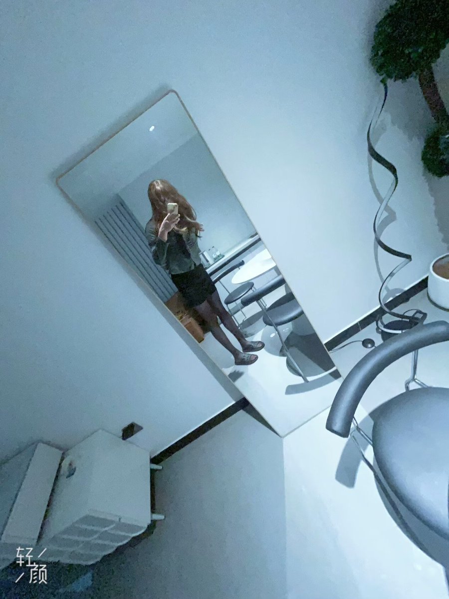 是御姐更是萝莉，你喜欢哪种呀
腿长一米八