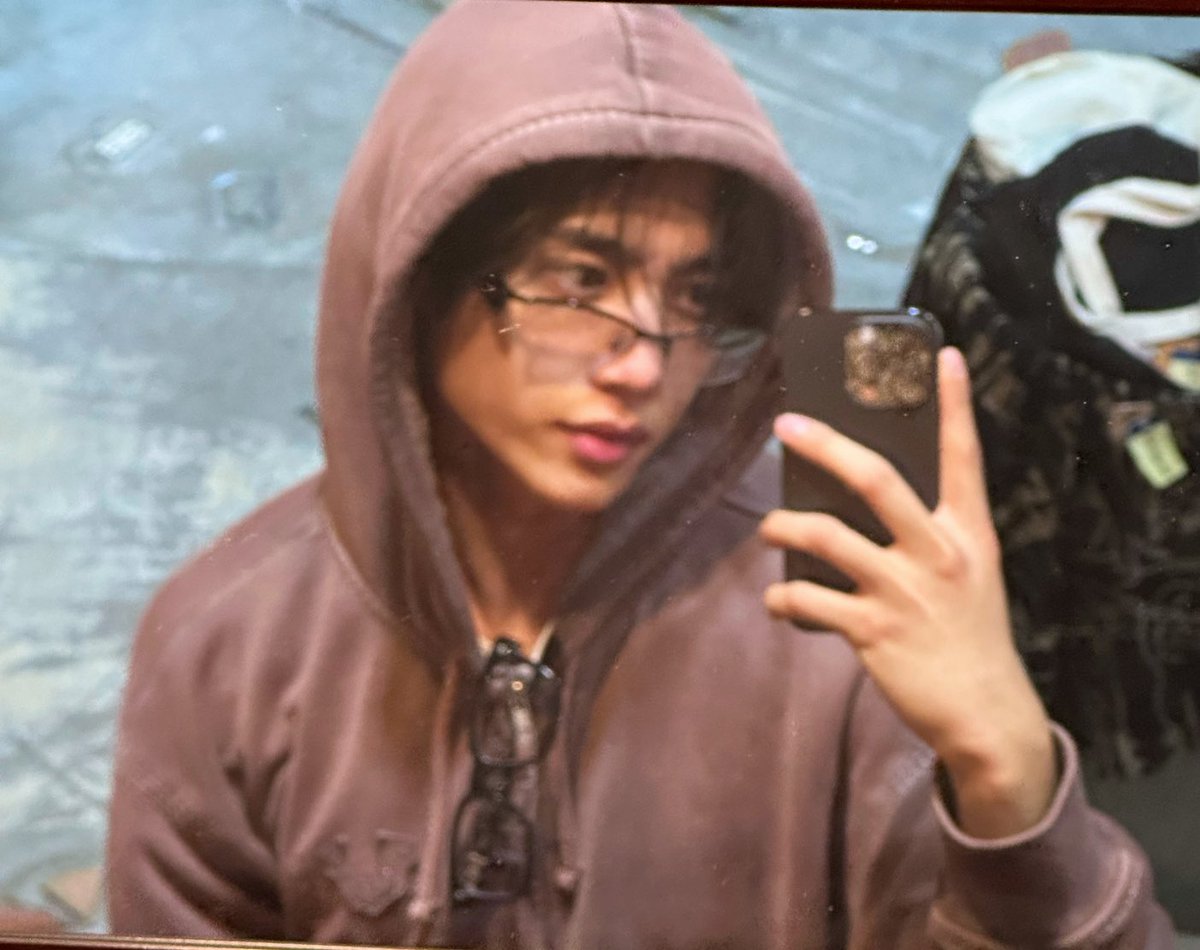 swlovezone's tweet image. 