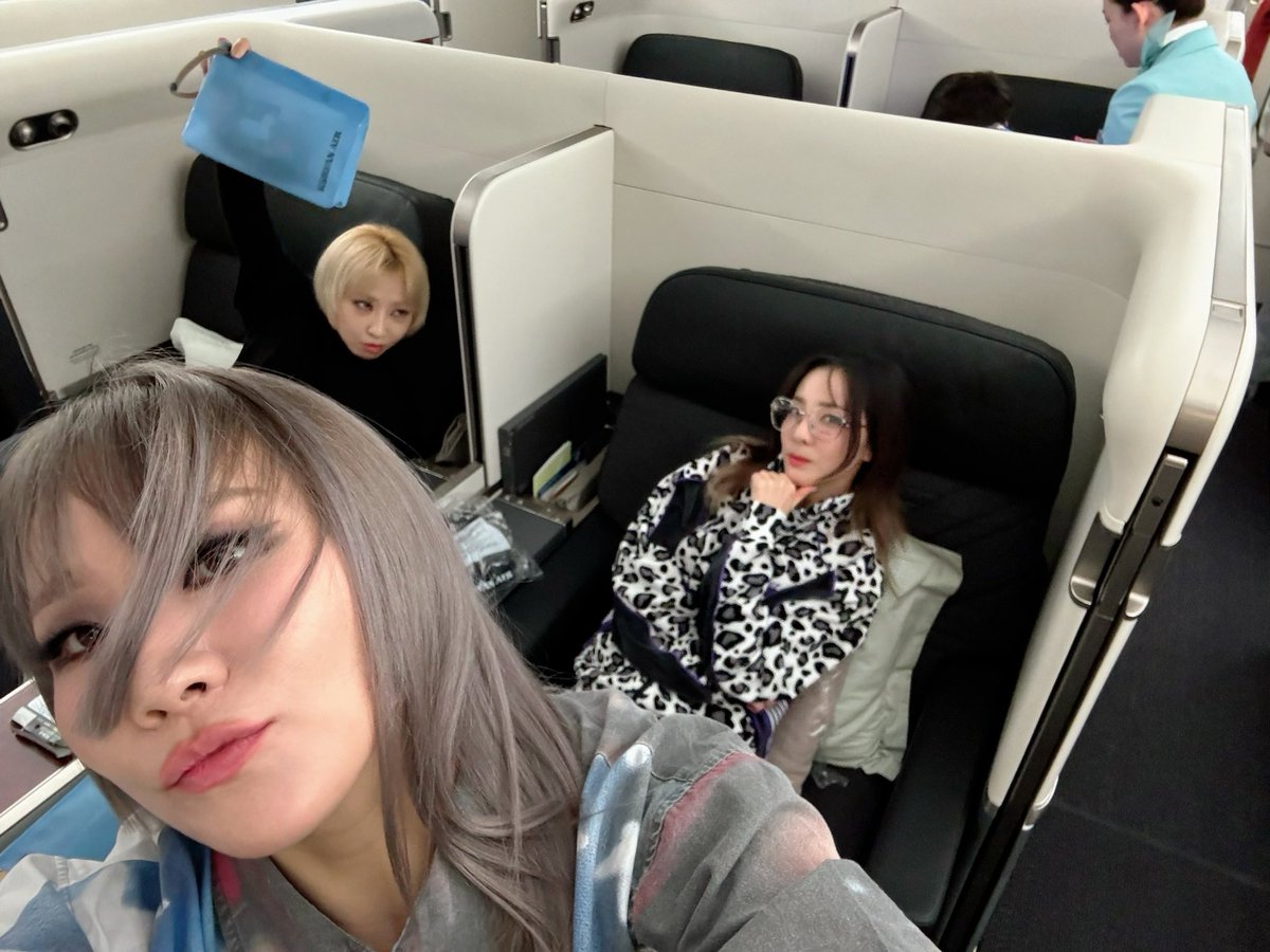 krungy21's tweet photo. 한국 도착🇰🇷✈️
Memories of last night 😁🤤😴 https://t.co/F4EN0L0xLD