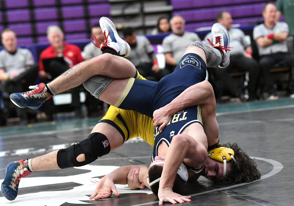 GeoffSportsPics's tweet image. Kudos to @moewrestling as the Crusaders pick up individual titles &amp;amp; team title at the @SWOWCA_ Classic this afternoon. Watch Cincinnati.com for more. @LetsGoBigMoe @ENQSports @mlaughman @JHoffinCincy @BConnellysports @ByAlexHarrison