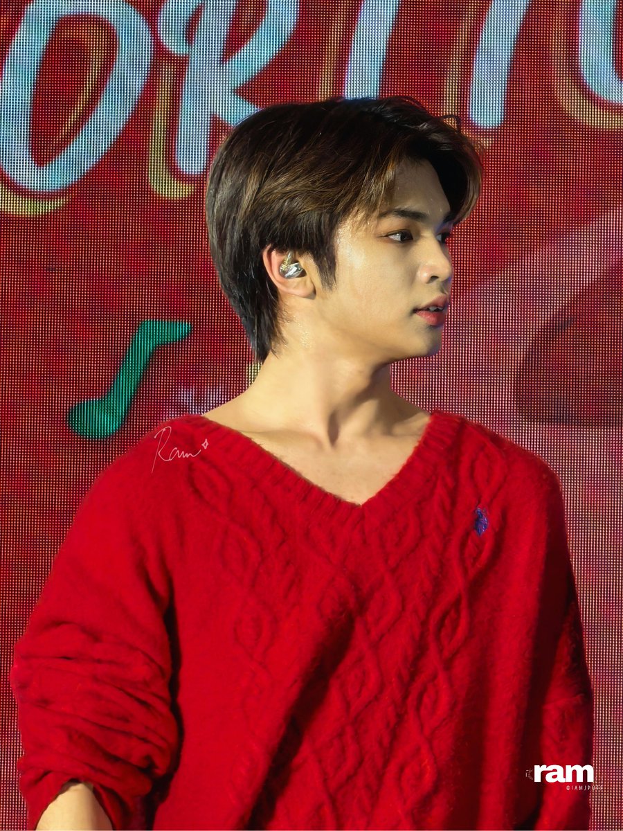 iamjpuff's tweet photo. 12.21.2024 | Hoholiday Hangout with HORI7ON ✨
📷 HORI7ON JEROMY 
📍 SM MOA

#HORI7ON_SMHangout
#HORI7ON #호라이즌
#JEROMY #제로미 
@HORI7ONofficial @HORI7ON_twt https://t.co/mKrhaghsFr