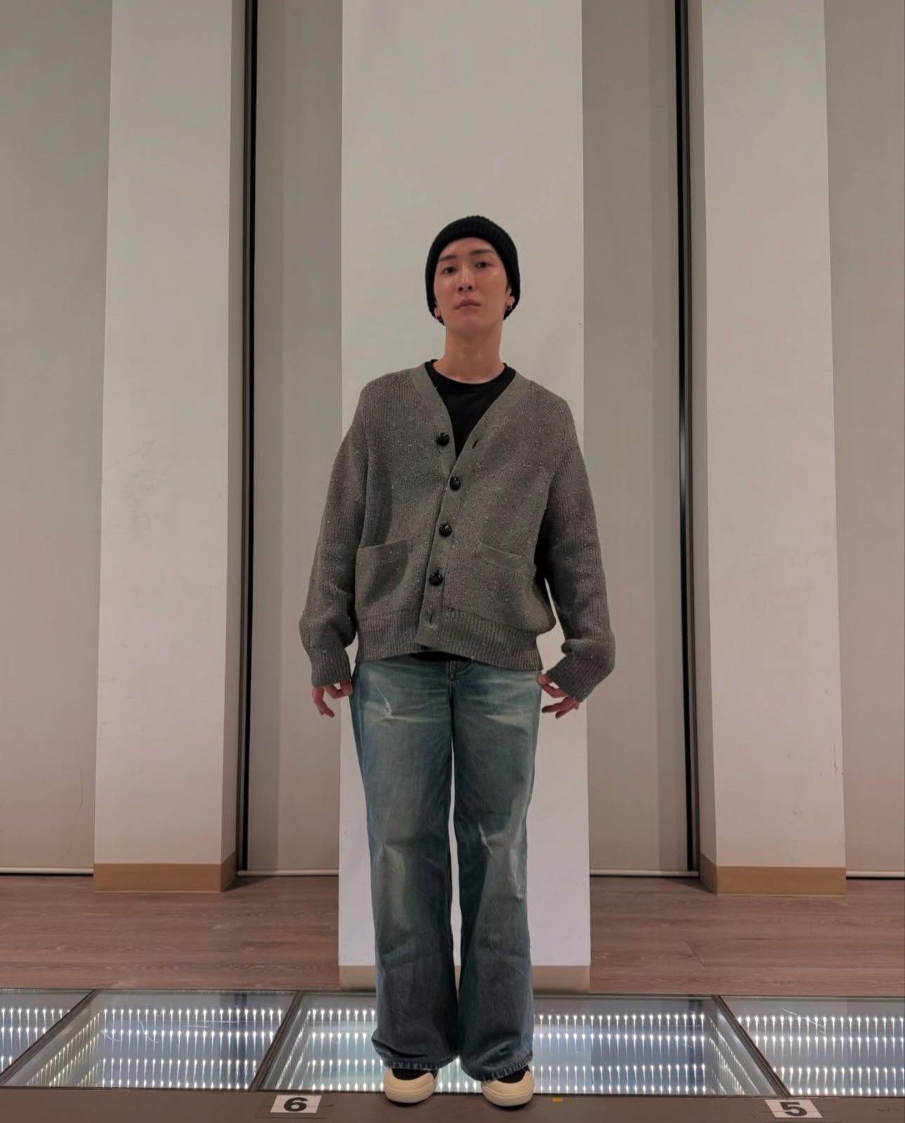 Snow Man渡辺翔太さん着用モデル セントマイケル　スウェット　ブルー XL Amazon.co.jp: Snow Man 公式 生 写真（渡辺翔太）SM02892