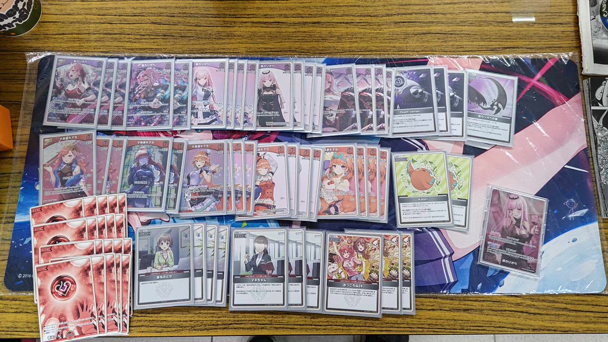 egoist32212's tweet photo. 12/21 雄大書局鼎山店
#hololive OFFICIAL CARD GAMEショップ大会 優勝
使用デッキ：#Takamori
瘋狂濾牌而且不怕角色掉到棄牌區的感覺真好xd
#ホロカ https://t.co/5eafHzSA27