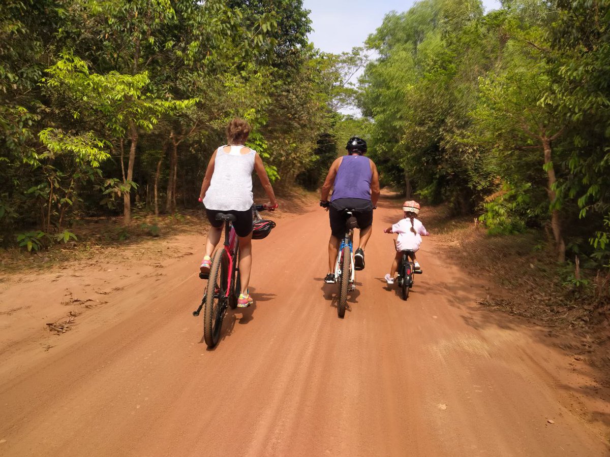 ChhetPoleak's tweet image. We are local expert family Cycling holiday in Siem Reap Angkor
Cycling in Angkor Archeological Park, Cycling In Siem Reap Countryside &amp;amp; Cycling To floating Village.
.
Poleak Local Official English &amp;amp; Cycling Tour Guide In Cambodia
.
#localguide #EnglishGuide #CyclingGuide