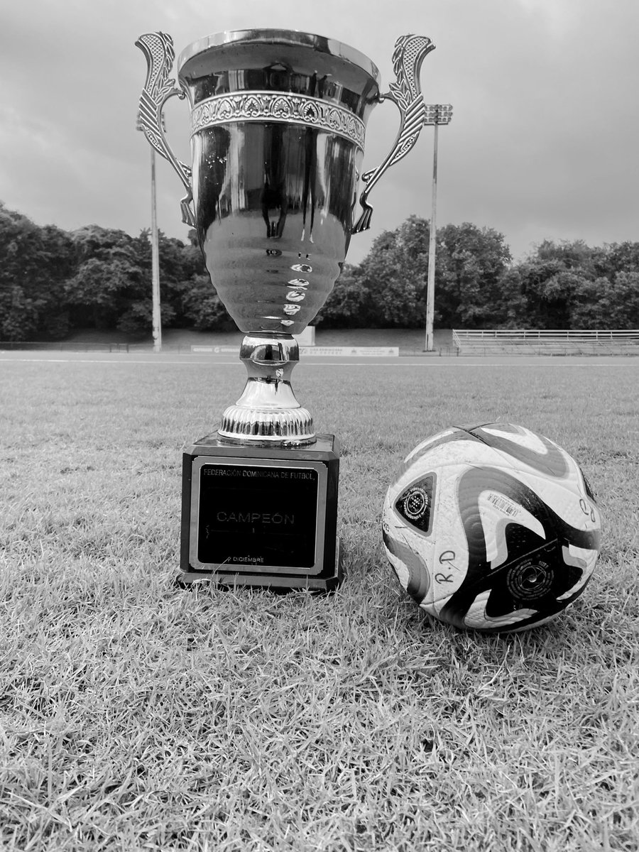 Orgulloso de poder realizar otro año más de mucho trabajo y dedicación… Aquí cierro este Ciclo que disfrute como nadie! Serie 002 ♥️ #sancristobalesfutbol 

Finalizamos con El Súper Campeón Pueblo Nuevo (SC) 🆚 Pueblo Arriba (MoCa)