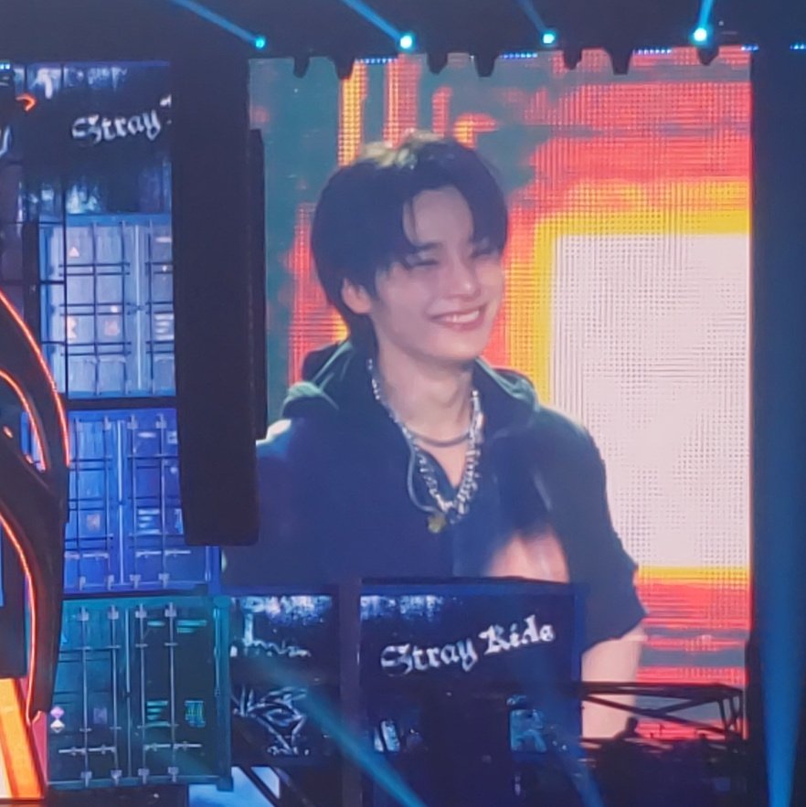 thinkinnie's tweet image. still feels surreal, I finally saw innie :(♡