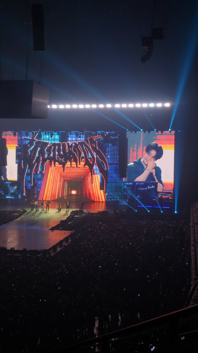 thinkinnie's tweet image. still feels surreal, I finally saw innie :(♡