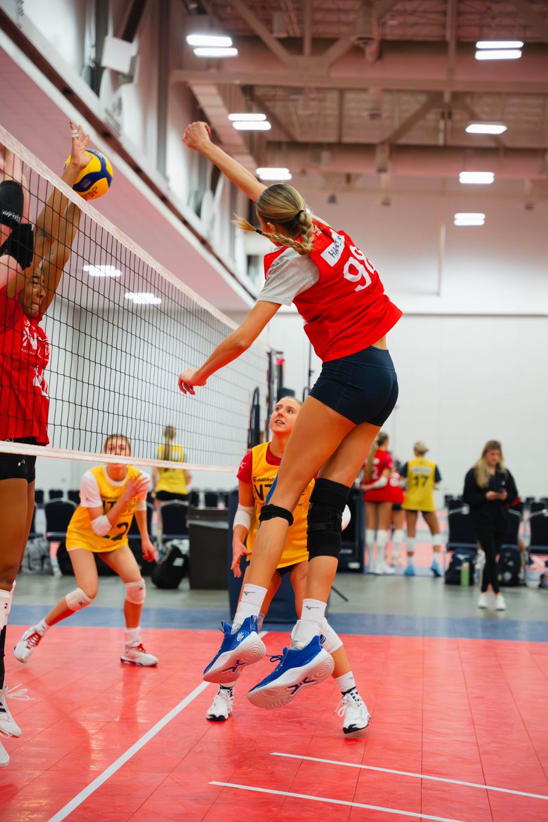 AlevokHazel's tweet photo. Thank You USA Volleyball for this incredible NTDP Winter Training Series experience in Louisville! ❤️🏐💙
Great to spend time with past and future teammates and coaches - Exciting to attend the Final Four! 🎉
•
#usav #usavntdp #avca #uclavolleyball #B1GVolleyball https://t.co/zrRXRXgB1U