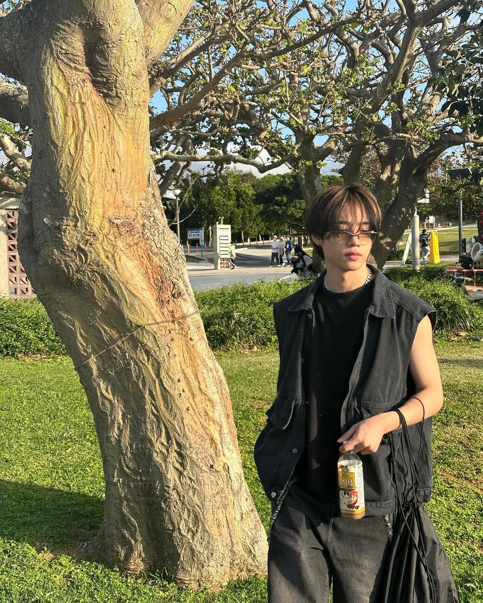 swlovezone's tweet image. kim sunwoo 🚬