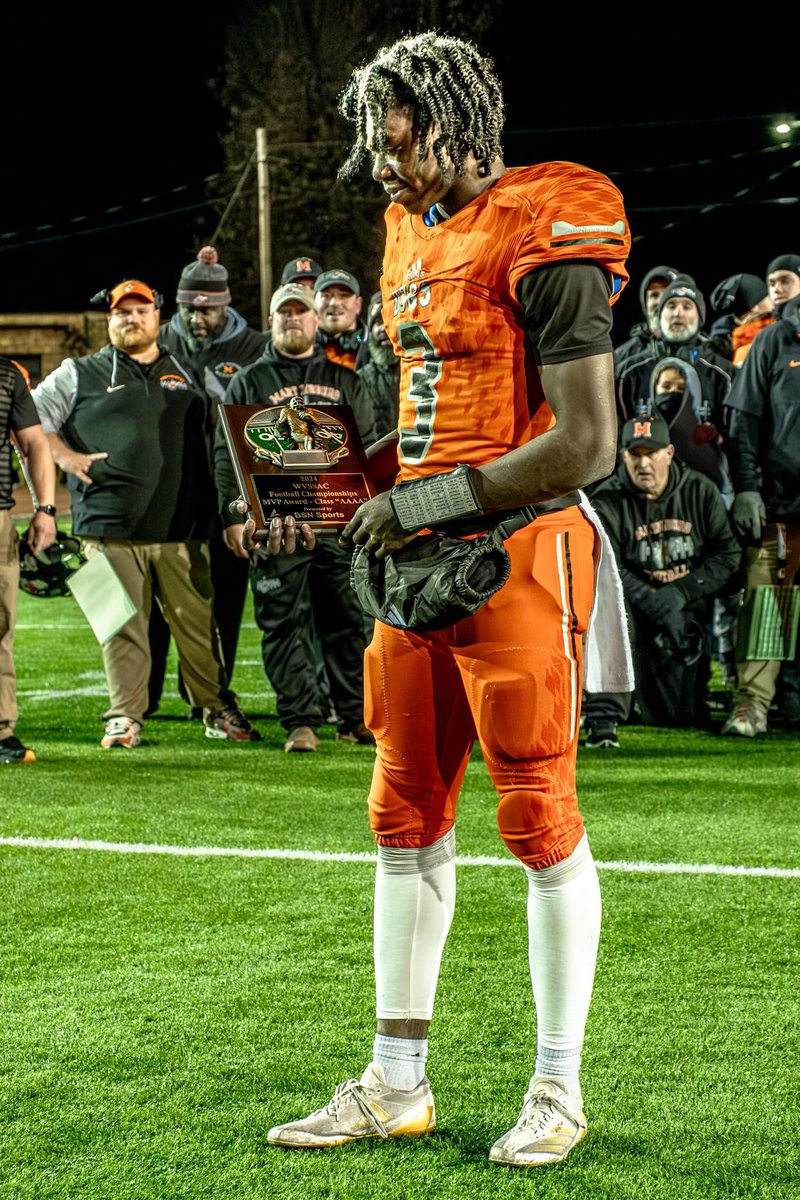 champkoi's tweet photo. Blessed for the success I’ve had this year! I couldn’t have wished for better teammates, coaches or a better program to be apart of through my high school football career. Thank you @MburgFootball for all the love and support and helping make me into the athlete I am today. I’m grateful for everything and thrilled that we finished this journey off victorious!! 
14-0, State Champs!!
