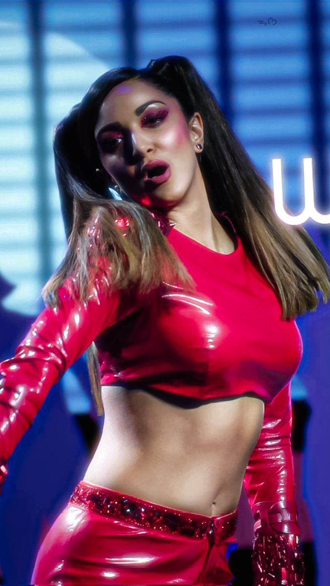 rashu_admirer's tweet image. 𝙆𝙞𝙖𝙧𝙖 𝘼𝙙𝙫𝙖𝙣𝙞 🛐 𝙩𝙪𝙧𝙣𝙞𝙣𝙜 𝙪𝙥 𝙩𝙝𝙚 𝙝𝙚𝙖𝙩 🥵 𝙞𝙣 𝙖 𝙨𝙞𝙯𝙯𝙡𝙞𝙣𝙜 𝙢𝙤𝙙𝙚𝙧𝙣 𝙡𝙤𝙤𝙠 💃🏻—𝙩𝙧𝙪𝙡𝙮 𝙖 𝙨𝙥𝙞𝙘𝙮 𝙘𝙝𝙞𝙡𝙞 𝙤𝙣 𝙛𝙞𝙧𝙚! 🔥🌶️"

#GameChanager #KiaraAdvani #Dhop