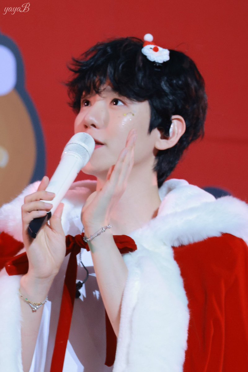 pochaccobb's tweet photo. 241222 Chaotic Party🎄
♥️

 #백현 #baekhyun #큥망진창대환장파티
@B_hundred_Hyun https://t.co/e3xRaka0yZ