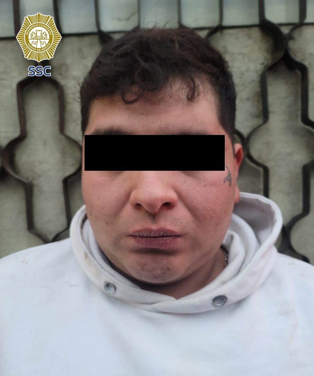 PabloVazC's tweet photo. Esta tarde, en la localidad de #LaPila, en la colonia San Lorenzo Acopilco, en @cuajimalpa_gob, compañeros de @SSC_CDMX detuvieron a 3 personas en posesión de presunta droga y un vehículo color blanco reportado como abandonado. Entre los detenidos está un hombre relacionado con el homicidio de una persona y las lesiones causadas a otra en un bar ubicado en la #ZonaRosa la noche del sábado.

Los detenidos serán puestos a disposición del Ministerio Público en la @FiscaliaCDMX; en éste, como en otros casos, no habrá impunidad.